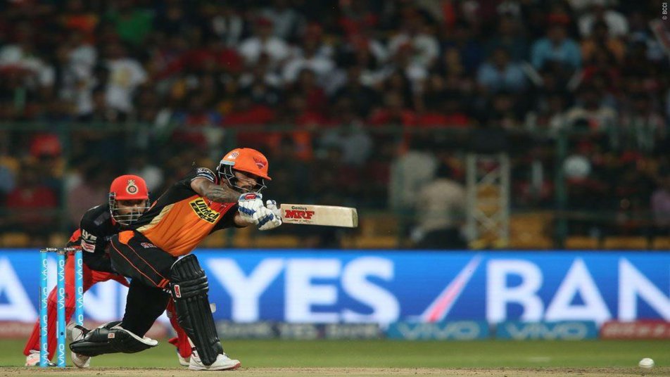 IPL2017: आरसीबी और सनराइजर्स हैदराबाद के धमाकेदार मुकाबले में इन दिग्गजों पर होंगी सबकी निगाहें