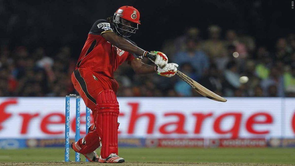 IPL2017: आरसीबी और सनराइजर्स हैदराबाद के धमाकेदार मुकाबले में इन दिग्गजों पर होंगी सबकी निगाहें