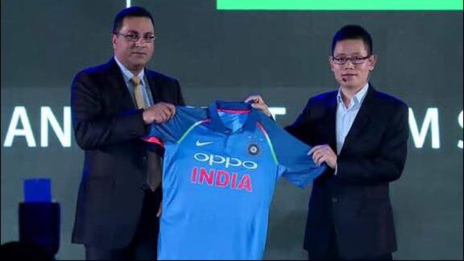 चैम्पियंस ट्रॉफी से पहले भारतीय क्रिकेट टीम को मिली नई जर्सी, देखें तस्वीरें