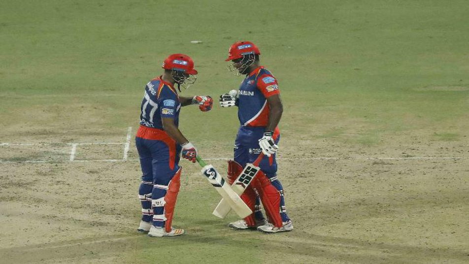 WORLD RECORD: T20 क्रिकेट में कोई एक टीम नहीं लगा पाई इतने छक्के