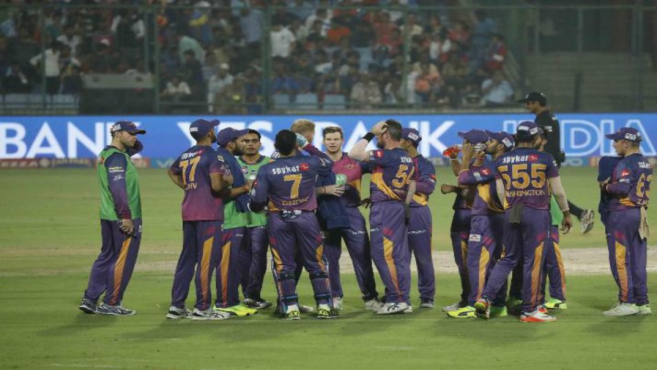 राइज़िंग पुणे टीम के 13 मुकाबलों में 16 अंक हैं और वो तीसरे पायदान पर काबिज़ है.