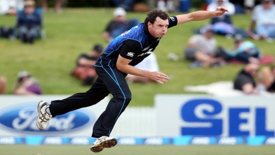 न्यूजीलैंड के तेज़ गेंदबाज़ काइल मिल्स इस फेहरिस्त में पहले नंबर पर हैं. चैम्पियंस ट्रॉफी के 15 मैचों में मिल्स ने 28 विकेट हासिल किए हैं. इस दौरान उनका इकोनॉमी रेट 4.29 का रहा है.