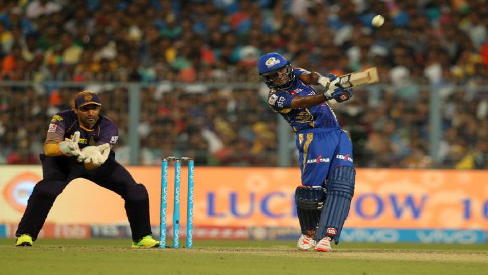 आईपीएल 10 में भी बल्लेबाज़ों ने छक्कों का बड़ा कारनामा किया है. आईपीएल 2017 में जिस टीम ने सबसे ज्यादा छक्के लगाए हैं. उसका नाम है मुंबई इंडियंस.