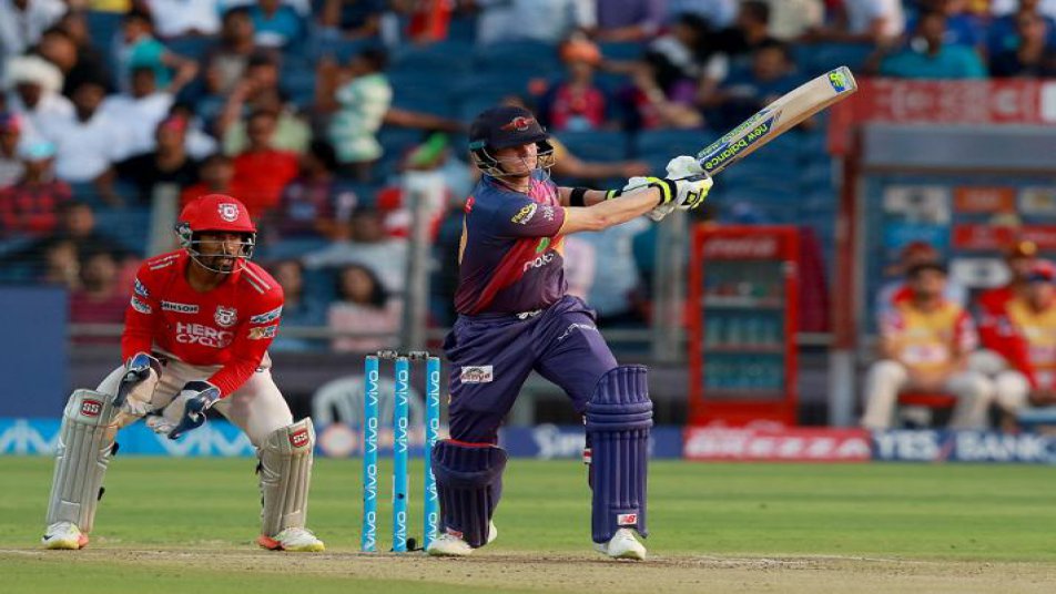 अब बात करते हैं राइज़िंग पुणे सुपरजाएंट की, जिन्होंने इस सत्र कुल 79 छक्के लगाए हैं और वो सबसे ज्यादा छक्के लगाने वाली टीमों में छठे पायदान पर है.