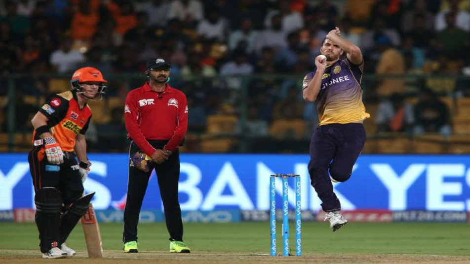 RECORD: IPL इतिहास में 'सबसे तेज़' 4000 रन बनाने वाले बल्लेबाज़ बने डेविड वॉर्नर