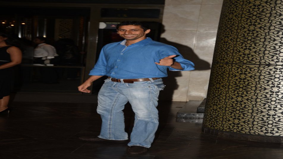 सगाई समारोह में शामिल हुए क्रिकेटर आशीष नेहरा.