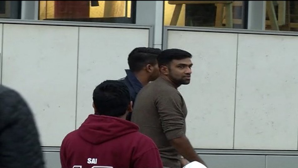 लंदन में शॉपिंग करने निकली टीम इंडिया.