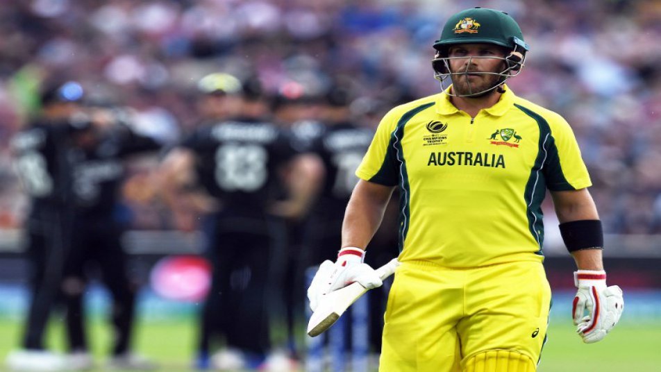 कप्तान केन विलियमसन के शतक के बाद गेंदबाजों के उम्दा प्रदर्शन से मजबूत स्थिति में पहुंचे न्यूजीलैंड को उस समय निराश होना पड़ा जब बारिश के कारण आस्ट्रेलिया के खिलाफ चैम्पियंस ट्राफी का उसका ग्रुप ए मैच रद्द हो गया.
तस्वीरें सौजन्य: AFP