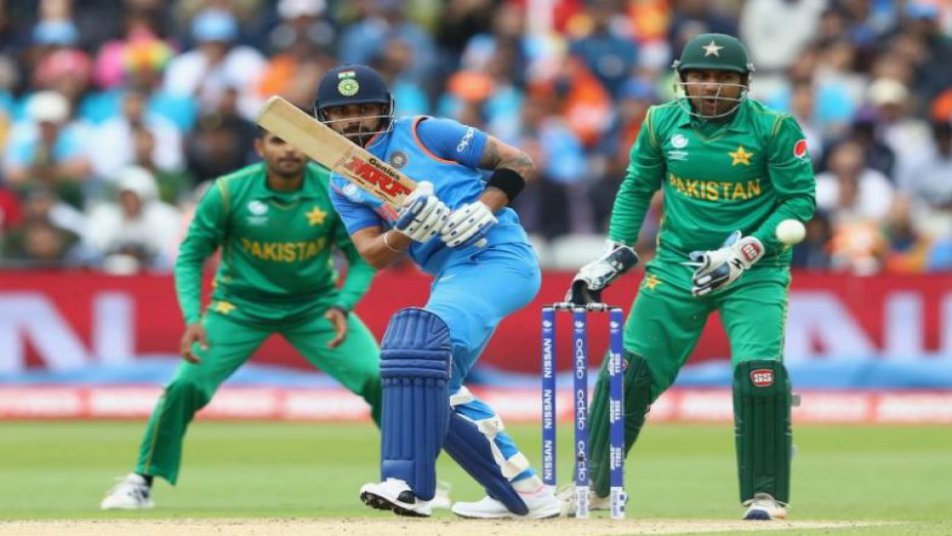 RECORD: युवराज सिंह ने बनाया चैम्पियंस ट्रॉफी में भारत की ओर से सबसे तेज़ अर्धशतक