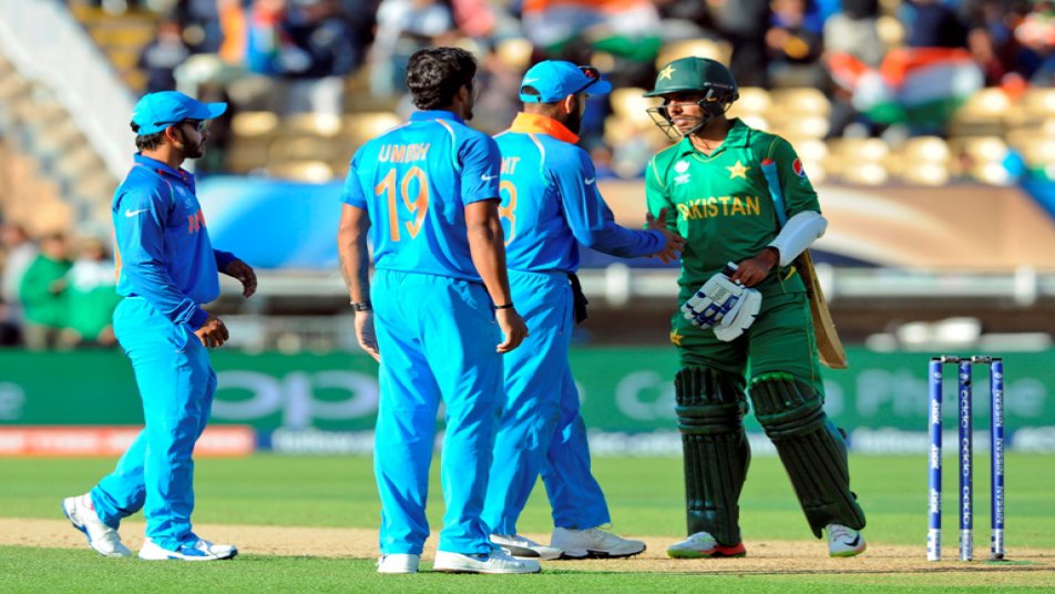 चैंपियंस ट्रॉफी के इस हाई वोल्टेज मुकाबले में भारत ने पाकिस्तान को 124 रनों के बड़े अंतर से करारी मात दी.