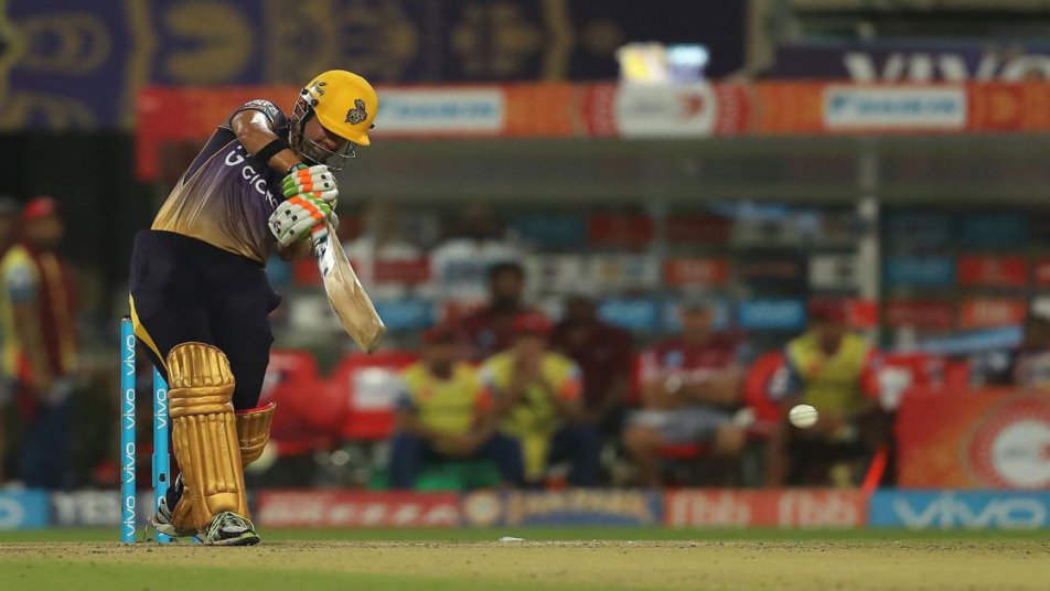 दिल्ली डेयरडेविल्स के खिलाफ 71 रनों की पारी खेलकर गौतम गंभीर ने आईपीएल में एक खास मकाम को हासिल कर लिया.

फोटो क्रेडिट: (BCCI,IPL)