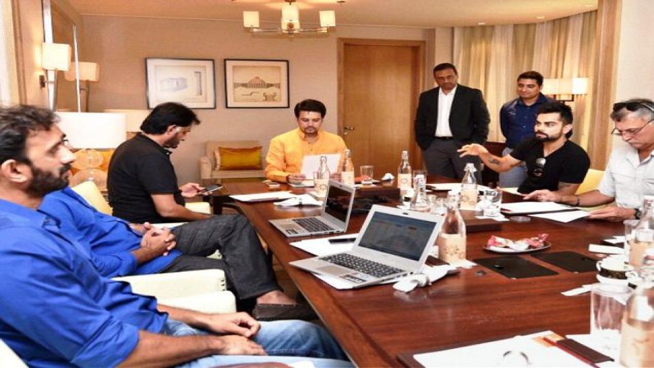 उन्होंने कहा, ‘‘चयनसमिति ने यह फैसला पूरी तरह धोनी पर छोड़ दिया है कि वह दौरे पर जाना चाहते हैं या नहीं. वह फैसला करने के लिये स्वतंत्र हैं क्योंकि उन्होंने भी हाल में काफी क्रिकेट खेली है लेकिन यदि वह नहीं जाते हैं तो उन्हें अगले साल मार्च सीमित ओवरों का कोई मैच खेलने को नहीं मिलेगा. यदि धोनी नहीं जाते हैं तो अजिंक्य रहाणे को टीम की कमान सौंपी जा सकती है.’’
