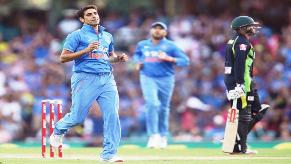 क्रिकेट इतिहास में इस साल वर्ल्ड टी20 और अब आईपीएल में क्रिकेटप्रेमियों ने बड़े-बड़े कारनामे देखे लेकिन जो रिकॉर्ड हम आज आपको दिखाने वाले हैं ऐसा कारनामा सदियों में एक बार होता है.