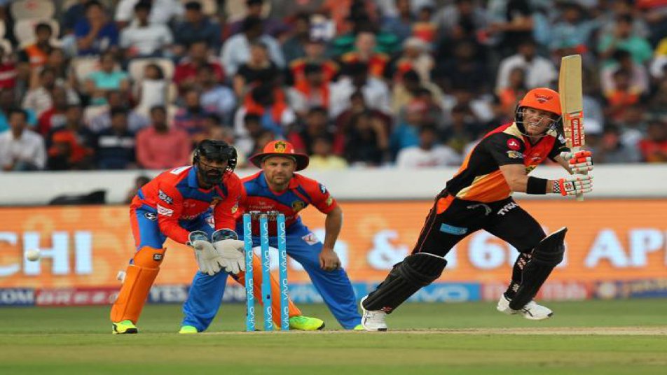 गेल-विराट जैसे दिग्गज़ों को पीछे छोड़ IPL में सबसे आगे निकले वॉर्नर