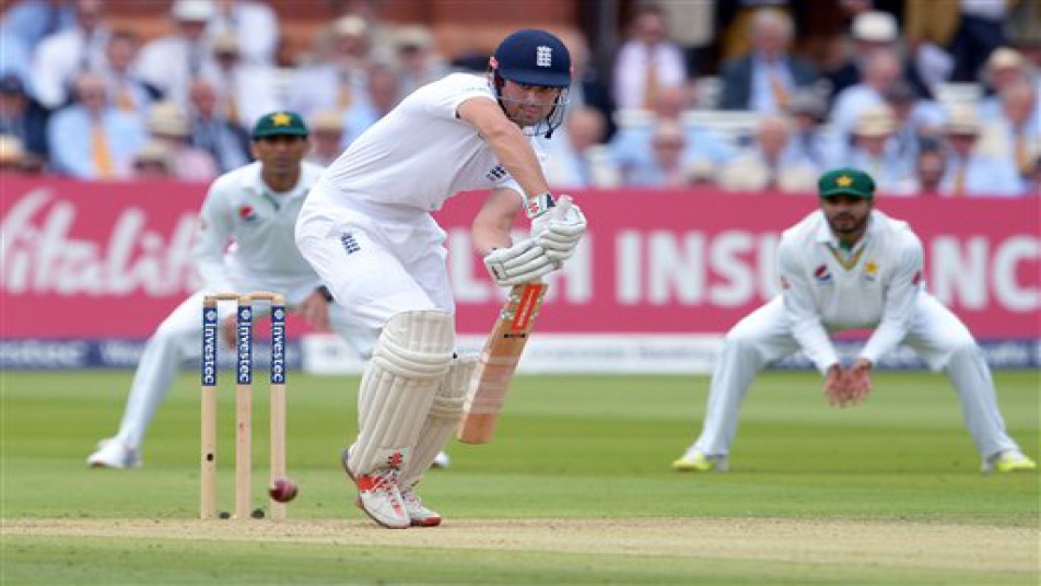 इंग्लैंड के कप्तान एलिएस्टर कुक ने टेस्ट क्रिकेट का एक और रिकॉर्ड अपने नाम कर लिया है. 