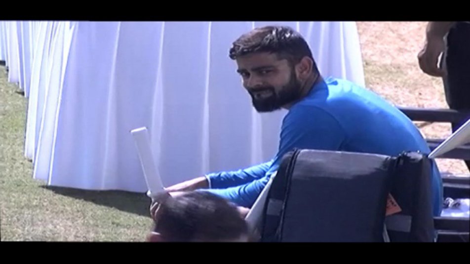 इस गुस्से की वजह भी जायज है क्योंकि नेट्स में विराट के साथ कुछ ऐसा हुआ जो धोनी और टीम इंडिया की मुश्किलें बढ़ा सकती है. 