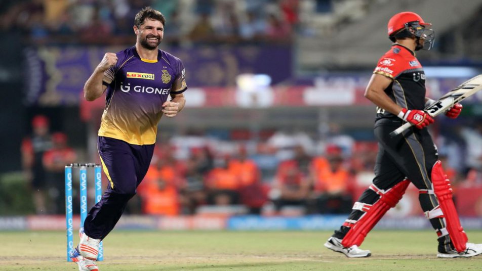 इस हार के साथ ही आरसीबी ने आईपीएल के इतिहास में अब तक का सबसे कम स्कोर बनाने का रिकॉर्ड अपने नाम दर्ज कर लिया.
फोटो क्रेडिट: (BCCI,IPL)