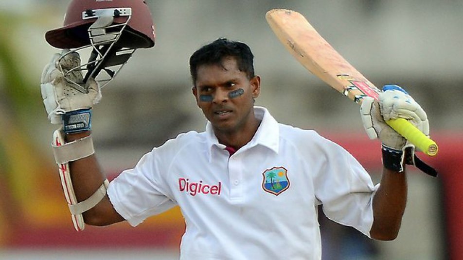 इस मैदान पर इससे पहले 2004 में शिवनारायण चंद्रपॉल ने छठे क्रम पर खेलते हुए शतक लगाया था.