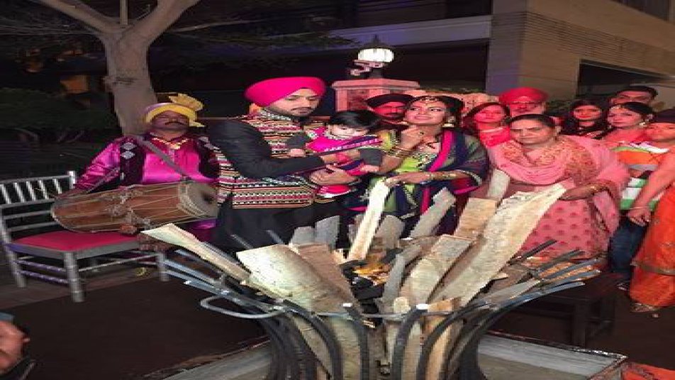 आपको बता दें कि बता दें कि हरभजन और गीता बसरा ने पिछले साल 29 अक्टूबर में शादी की थी और उन्हें 28 जुलाई उनकी बेटी हिनाया का जन्म हुआ.