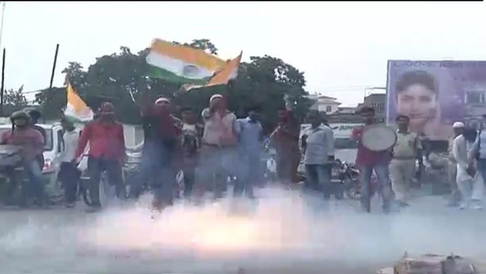 भारत की इस कार्रवाई के बाद देशभर में जश्न का माहौल छा गया है.