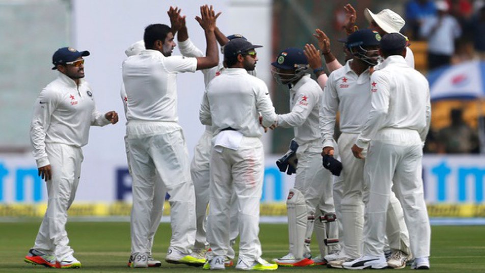 वॉर्नर का विकेट चटकाकर अश्विन ने किया कमाल!