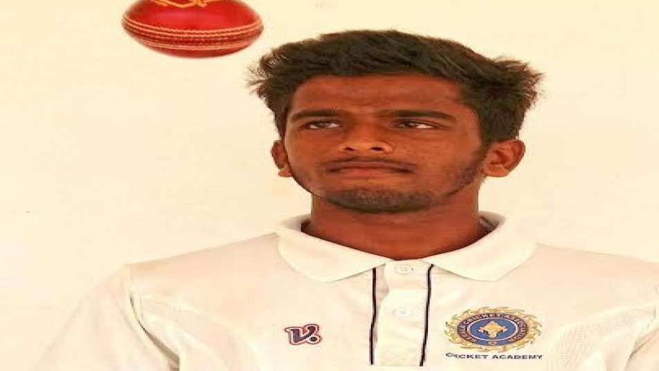 
अंडर19 डिस्ट्रिक्ट मैच में कन्नूर के लिए खेलते हुए केरल के युवा गेंदबाज़ नाज़िल ने एक पारी में 10 विकेट झटकर ये बड़ा रिकॉर्ड अपने नाम कर लिया.