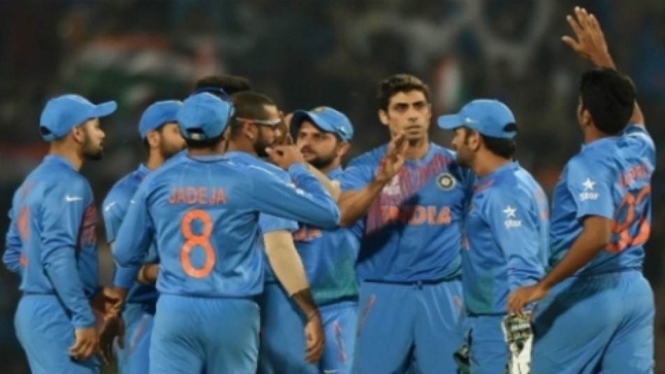 मौजूदा दौर में क्रिकेट जगत में कोई भी ऐसा गेंदबाज़ नहीं है जिसने क्रिकेट की पिच पर ऐसा कमाल कर दिखाया हो.