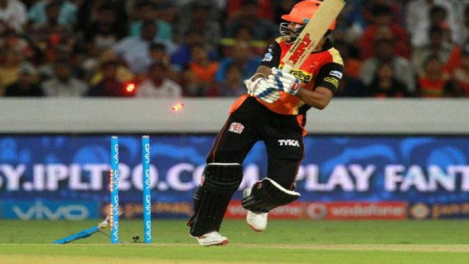 कौन लेगा धवन का स्थान?