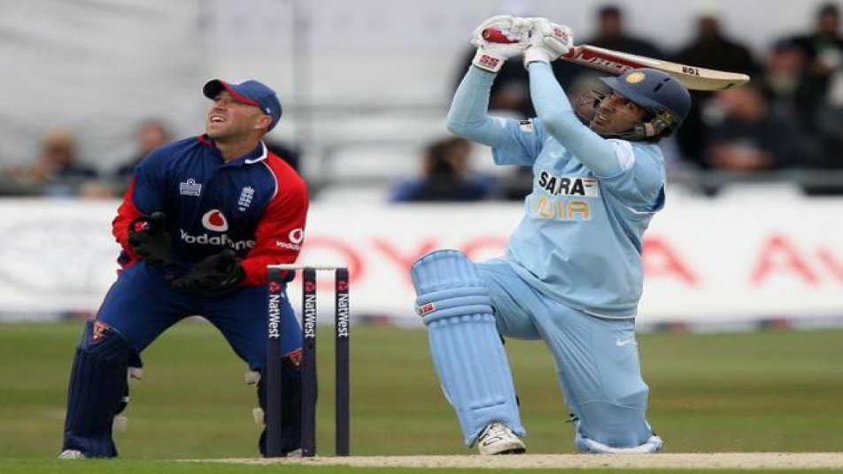 जी, हां 19 सितंबर 2007 का दिन उनके साथ हमेशा जुड़ा रहेगा. 2007 में खेले गए पहले टी-20 वर्ल्डकप में टीम इंडिया और इंग्लैंड के बीच खेले गए मुकाबले में युवराज सिंह ने स्टुअर्ट ब्रॉड के एक ओवर में लगातार छह छक्के लगाकर टी20 क्रिकेट में पहली बार ये कारनामा कर अपना नाम इतिहास में दर्ज कर दिया था.