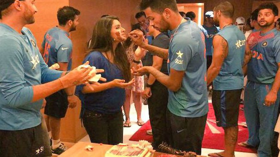 INDvsNZ: मोहाली में माही के निशाने पर होंगे सचिन के ये RECORD