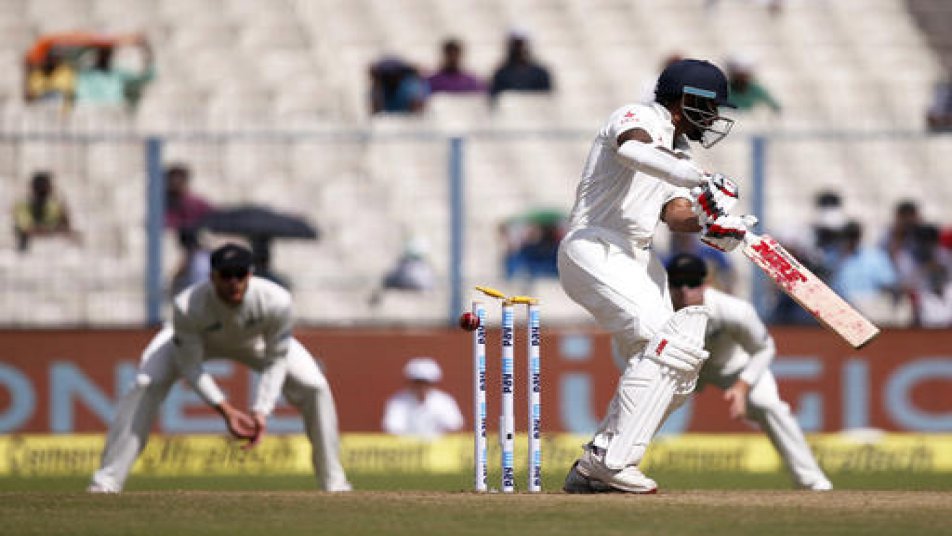 फैन्स के निशाने पर आए शिखर धवन