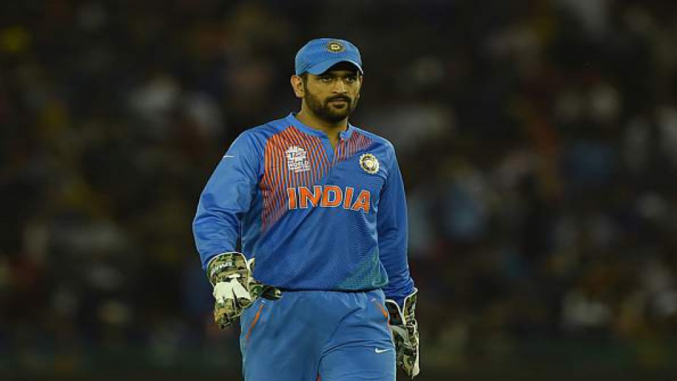 RECORD: मैच के 5वें ओवर में ही धोनी के नाम जुड़ा बड़ा RECORD