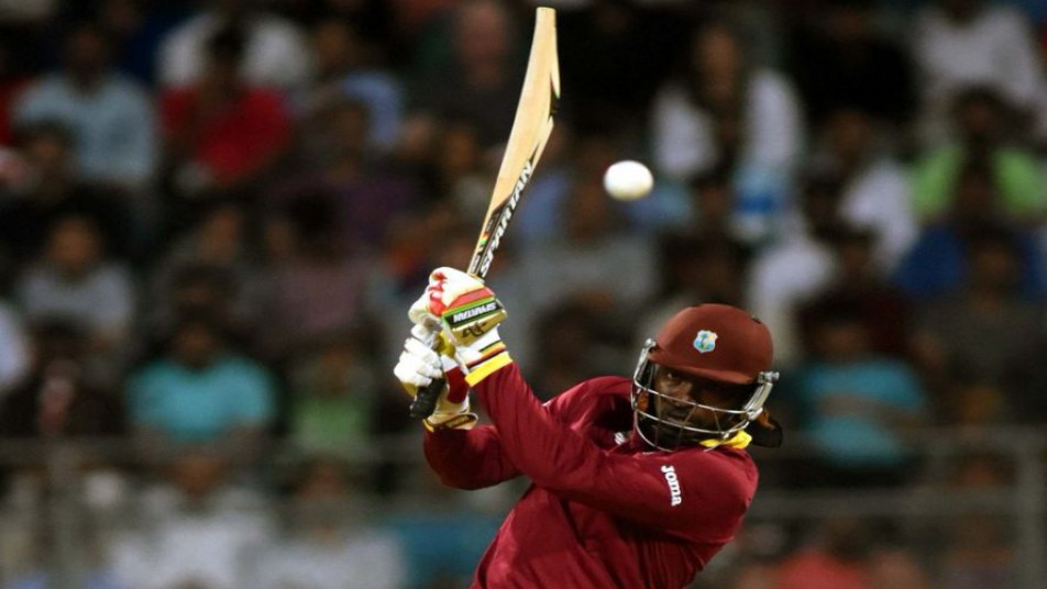 कल वेस्टइंडीज़ की टीम ने क्रिस गेल के तूफानी खेल की बदौलत इंग्लैंड टीम के 183 रनों के लक्ष्य नाकाफी साबित करते हुए बेहतरीन जीत दर्ज की. कल रात अपनी शतकीय पारी में गेल कई दिलचस्प रिकॉर्ड्स और फैक्ट्स भी बनाए. आइये नज़र डालें ऐसे कई आंकड़ों पर...