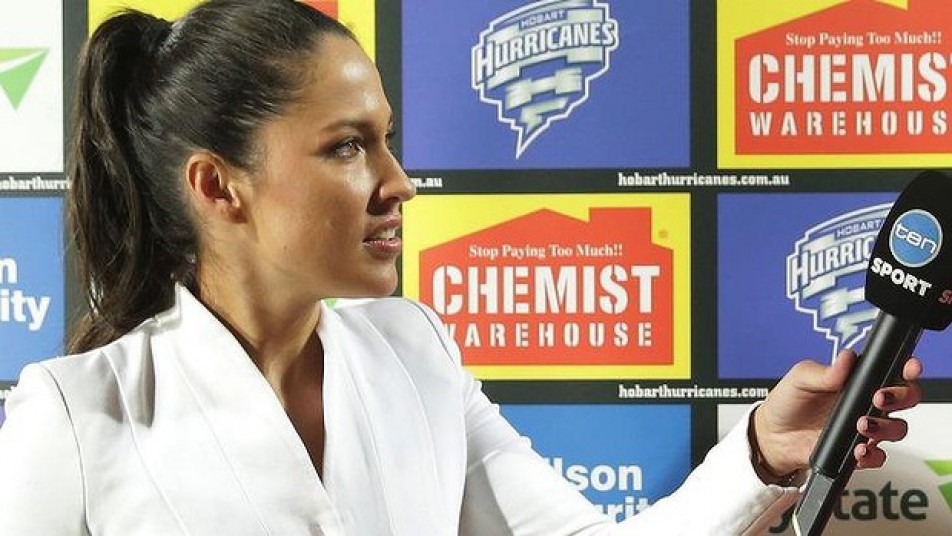 वनडे में कप्तान के तौर पर विराट कोहली ने इंग्लैंड के खिलाफ सीरीज पर जीत दर्ज करते हुए एक बड़ा रिकॉर्ड भी अपने नाम दर्ज कर लिया.