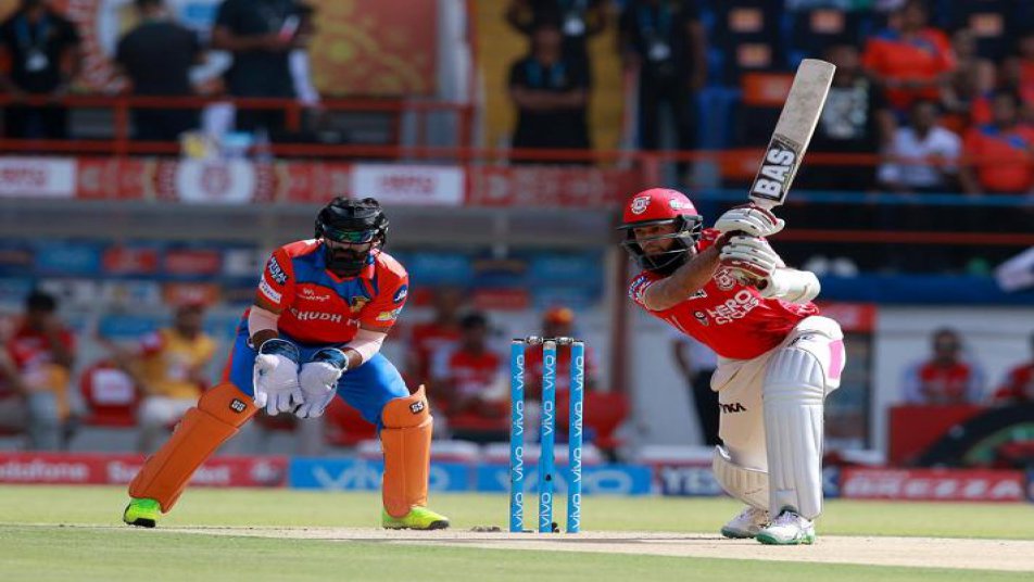 लेकिन इस पारी में विकेटकीपर दिनेश कार्तिक ने आईपीएल इतिहास का ऐसा रिकॉर्ड बना डाला जो कोई भी विकेटकीपर नहीं बना पाया है.