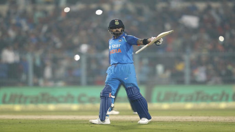 विराट कोहली कप्तान के तौर पर सबसे तेज 1000 रन बनाने वाले दुनिया के पहले खिलाड़ी बन गए हैं. सिर्फ 17 पारियों में कप्तानी करते हुए विराट ने यह कारनामा कर दिखाया. 