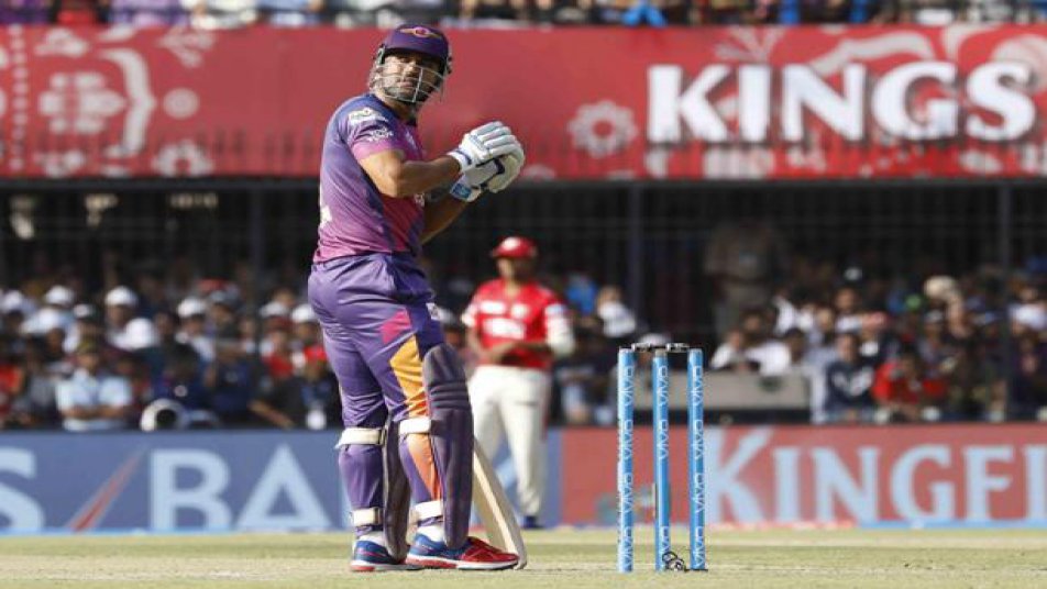 IPL इतिहास में 250 टी20 मैच खेलने वाले पहले भारतीय बने धोनी