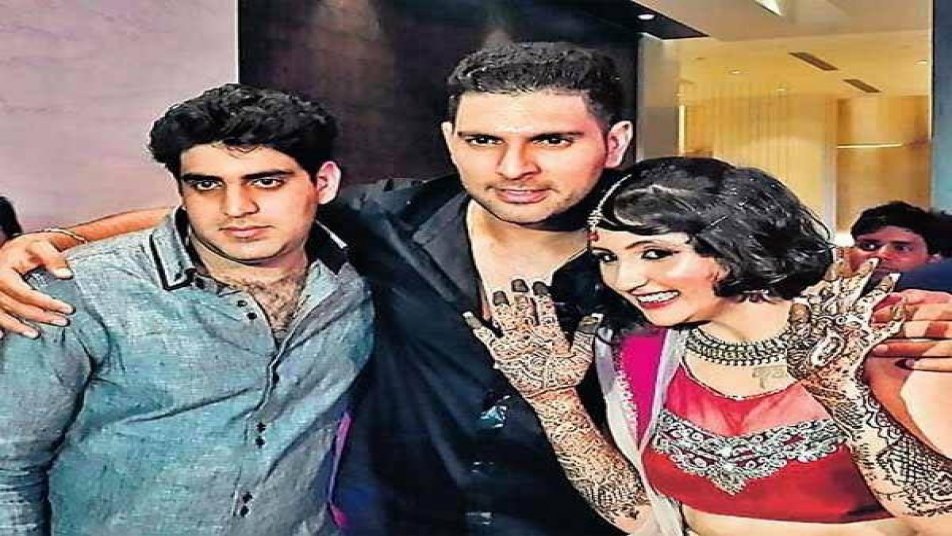 लेकिन एक लीडिंग वेबसाइट के इंटरव्यू के दौरान जोरावर ने अकांक्षा के सारे आरोपो का खंडन किया और अगल होने की वजह भी बताई.