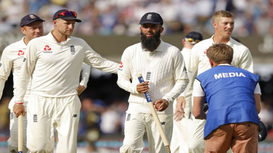 श्रीसंत और आकाश चोपड़ा के बीच हुआ ट्विटर वॉर, श्रीसंत ने कहा, 'देश के लिए खेलूंगा'