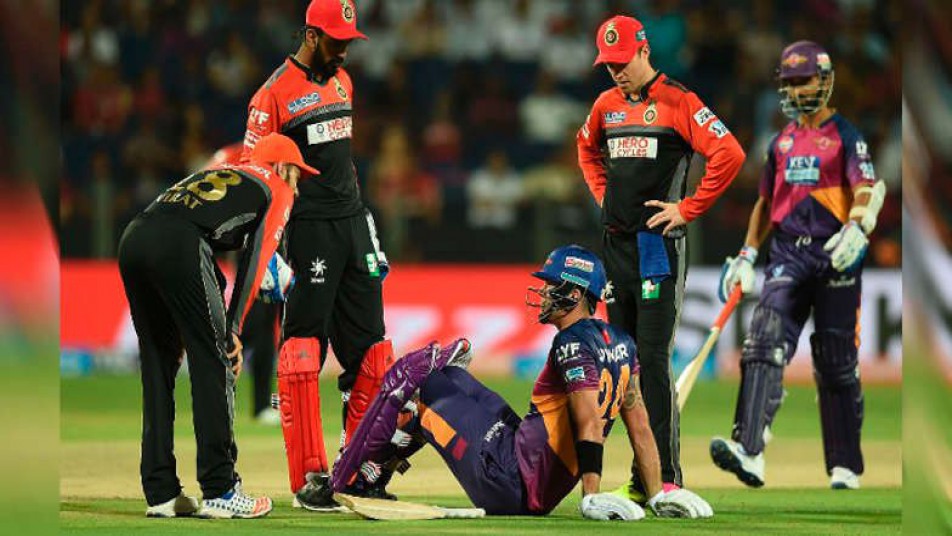 इन फॉर्म बल्लेबाज केविन पीटरसन के आईपीएल से बाहर होने के बाद अब एक और इन फॉर्म बल्लेबाज आईपीएल 9 से बाहर हो गया है. 