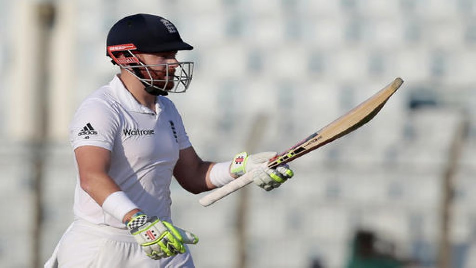 इंग्लैंड और बांग्लादेश के बीच खेले जा रहे दो टेस्ट मैचों की सीरीज के पहले मैच के पहले दिन इंग्लैंड के विकेटकीपर बल्लेबाज जॉनी बेयरस्टॉ शानदार बल्लेबाजी की. अपनी बल्लेबाजी के दौरान बेयरस्टॉ ने एक नहीं बल्कि तीन बड़े रिकॉर्ड अपने नाम किया.