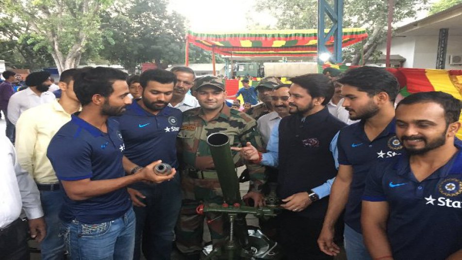 भारतीय टेस्ट टीम के उप-कप्तान रहाणे ने भी अनुराग की बात का समर्थन किया. 