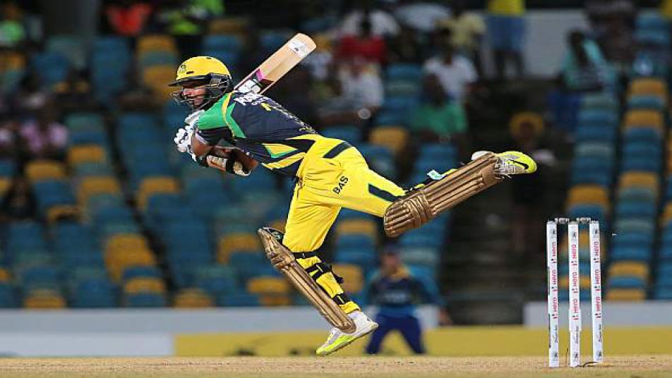 मोहाली में विराट से बड़ी निकली कैप्टन कूल की पारी!