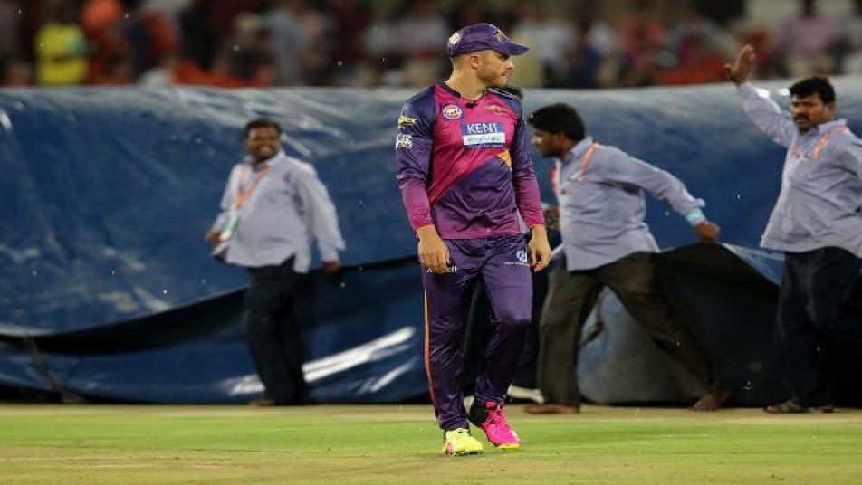 IPL: पुणे के दूसरे सबसे सफल बल्लेबाज़ की वतन वापसी से धोनी को बड़ा झटका