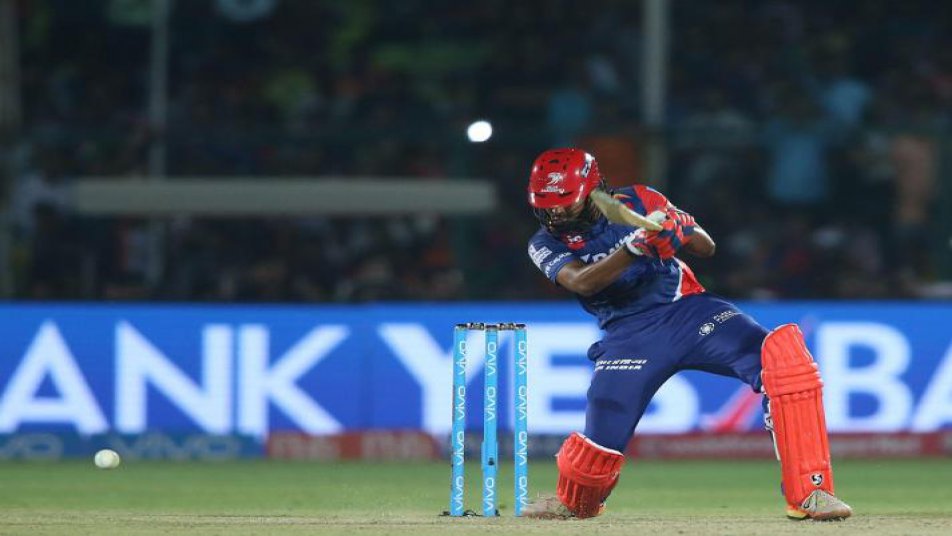 ग्रीन पार्क स्टेडियम में खेले गए इस मैच में एक समय दिल्ली की जीत बेहद मुश्किल लग रही थी लेकिन विकेटों से गिरते सिलसिले के बीच अय्यर विकेट के एक छोर पर खड़े और अपनी टीम को जीत दिला ले गए.