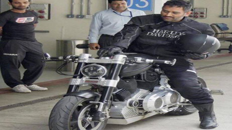 5 साल से टैक्स 'चोरी' कर रहे धोनी पर लगेगा जुर्माना!