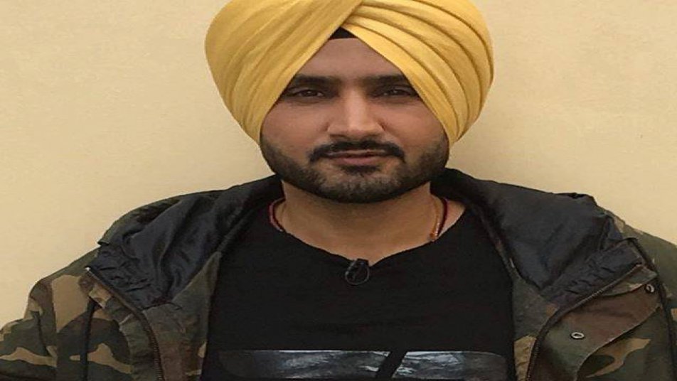 चुनाव से ठीक पहले इस बड़ी पार्टी में जा सकते हैं हरभजन!