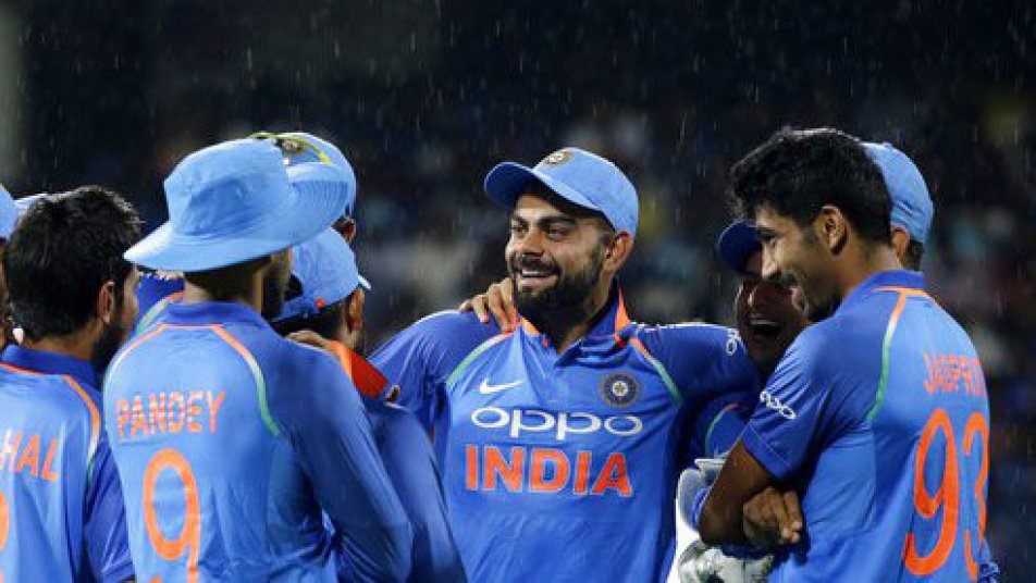 australia to chase 164 runs in 21 overs 12127 INDvsAUS: मैच हुआ शुरू, ऑस्ट्रेलिया को जीत के लिए 21 ओवरों में 164 रनों की दरकार