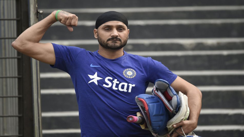 Before the T20 World Cup Harbhajan gave a warning to Shoaib Akhtar, said our team is very strong, it will blow up T20 World Cup से पहले हरभजन सिंह ने इस पाकिस्तानी दिग्गज को दी चेतावनी, कहा-  हमारी टीम बहुत तगड़ी है उड़ा देगी