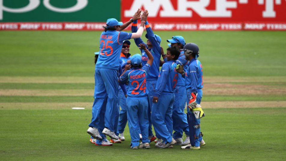 इस जीत के साथ टीम इंडिया की सेमीफाइनल में पहुंचने की उम्मीदें लगभग पक्की हो गई हैं. हालांकि अब भी भारतीय टीम को साउथ अफ्रीका, ऑस्ट्रेलिया और न्यूज़ीलैंड जैसी बड़ी टीमों से मुकाबला खेलना है.